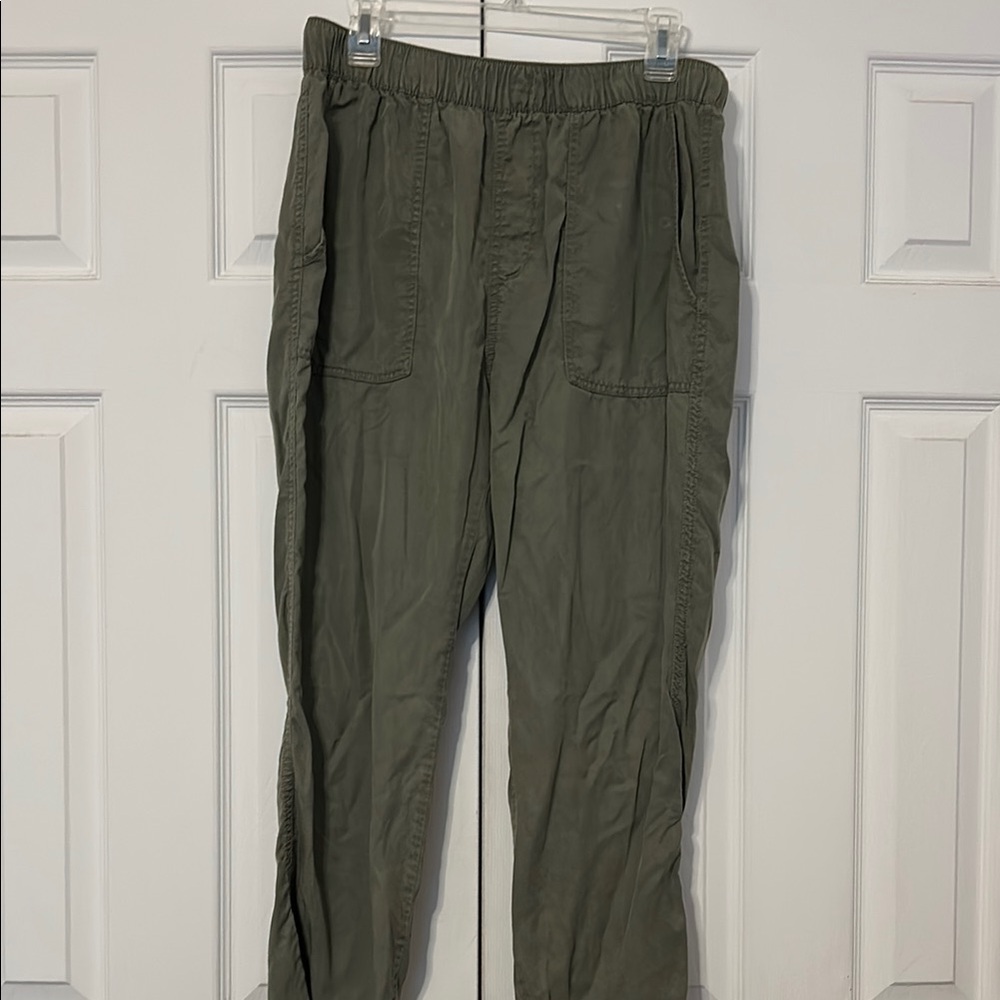 Pull-on pant